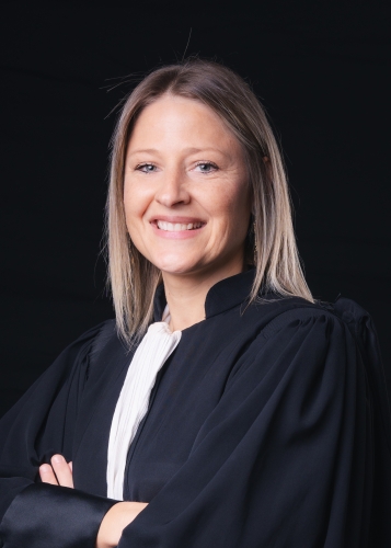 Photo de Ma&icirc;tre Caroline PICHON